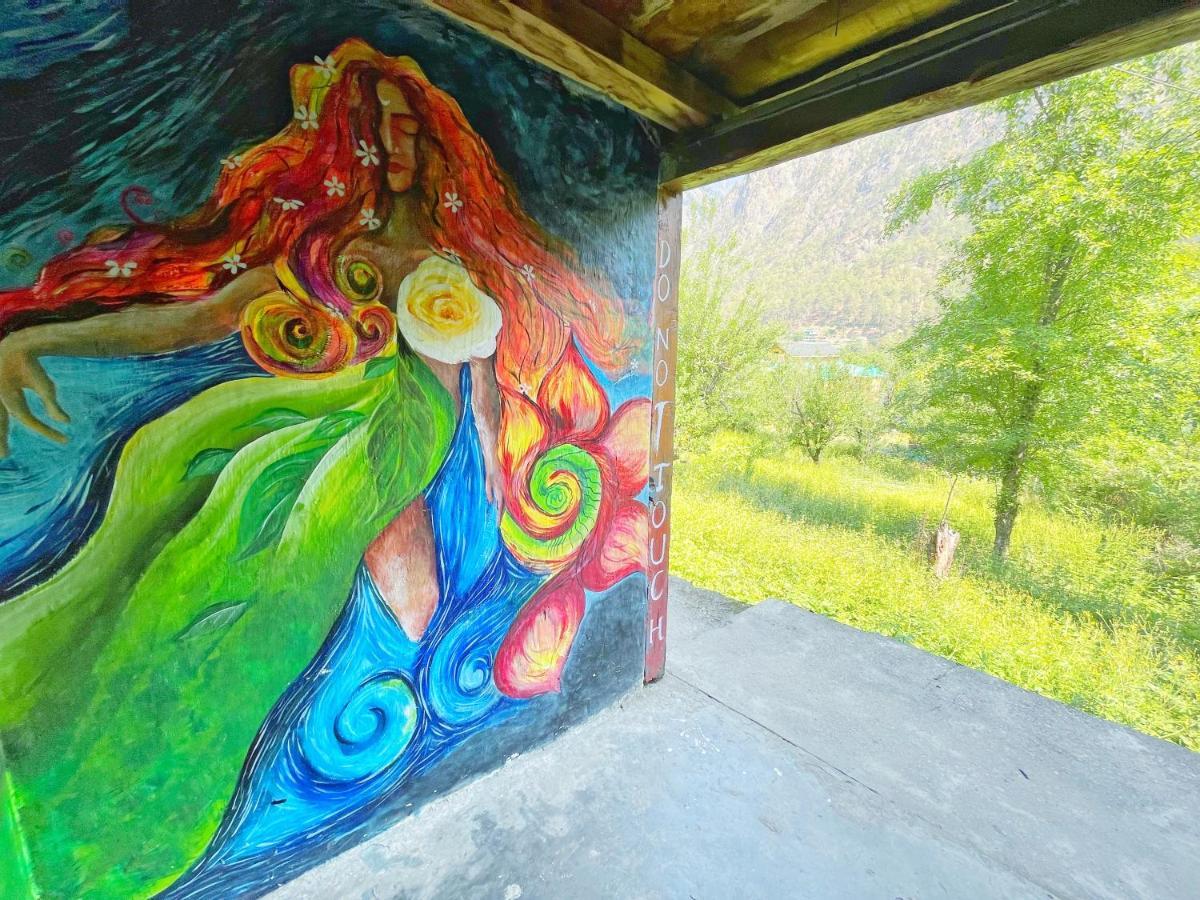 Memoir Homestay Kasol Eksteriør bilde