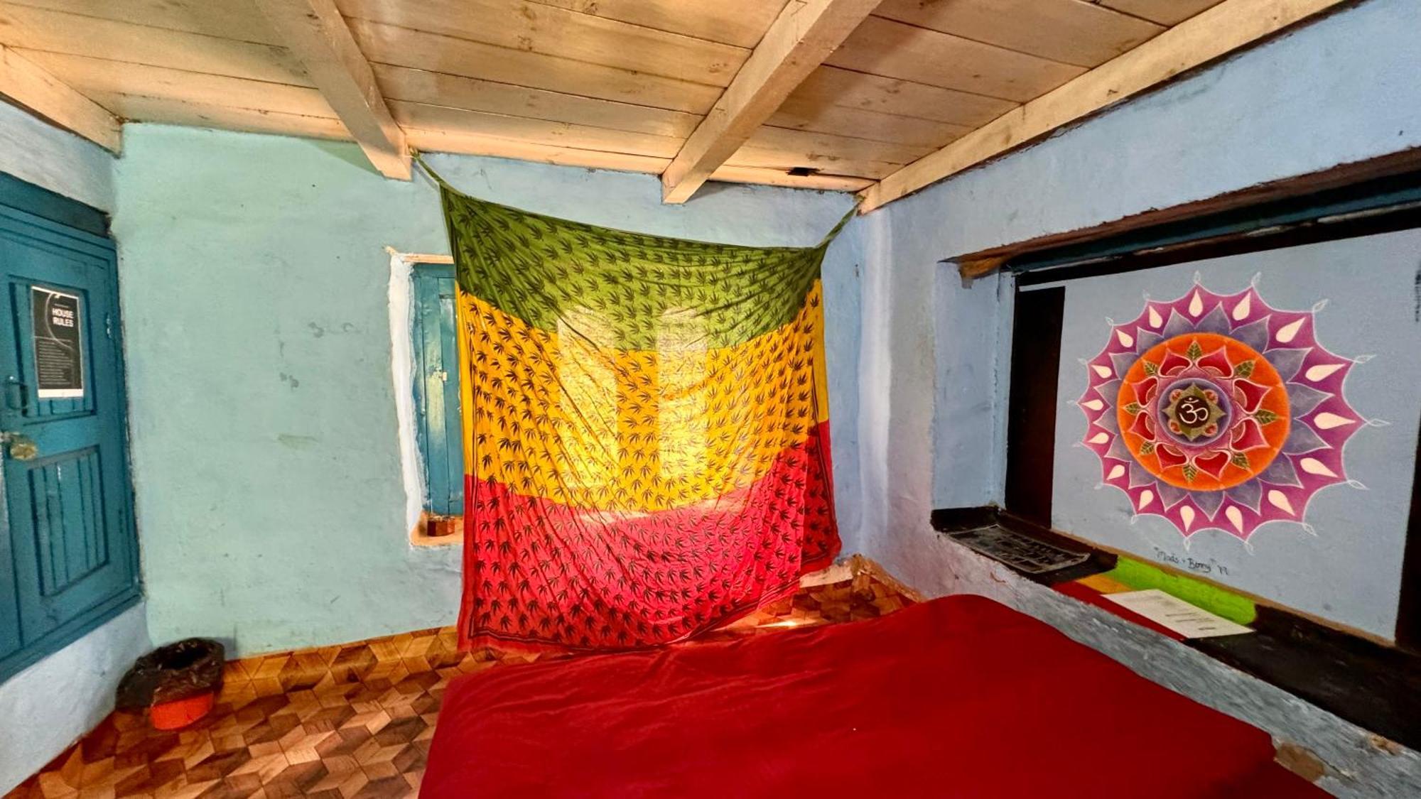 Memoir Homestay Kasol Eksteriør bilde